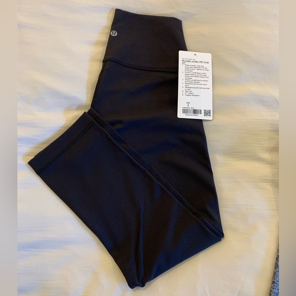 Lululemon- Black Wunder Under HR Crop Leggings